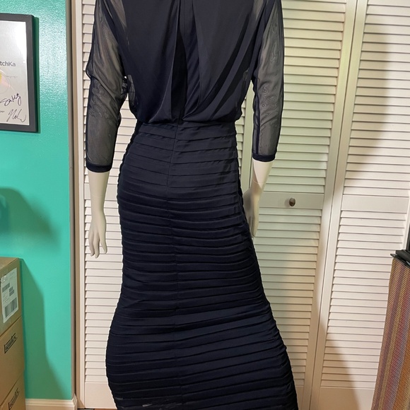 Adrianna Papell illusion accordion pleat beaded navy long gown, 4 - Picture 5 of 8